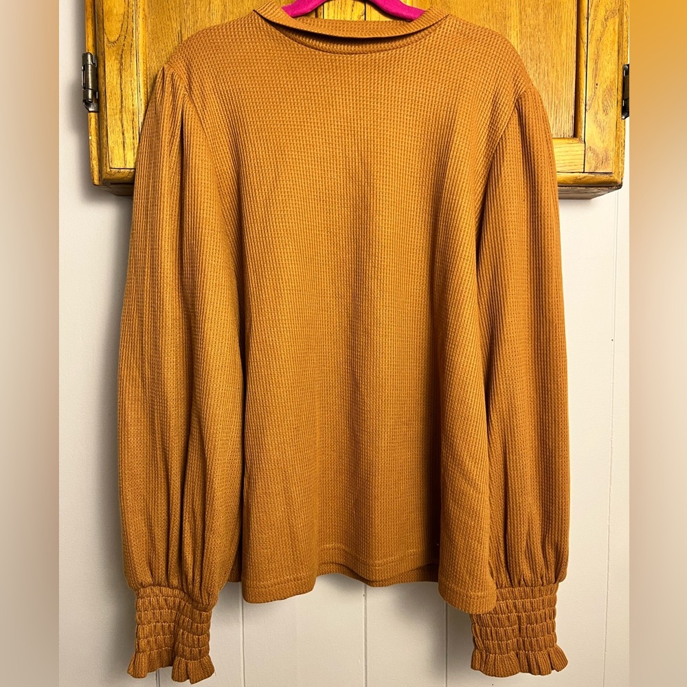 Tickled Teal Mustard Thermal puff sleeve Top, Women’s S